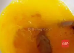 Illustration of how to make golden anchovy shrimp 8