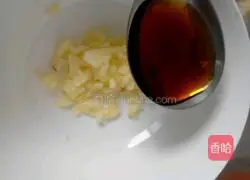 Illustration of how to make fish-flavored shredded pork with garlic moss 5