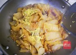 Spicy and sour pork rind recipe 12