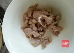 Illustration of how to make crispy pork slices 5