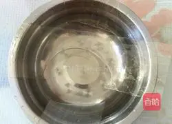 Illustration of how to make eight-inch cream-free strawberry mousse 4