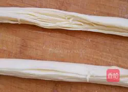 Illustration of how to make milk-flavored hand-shredded pancakes 7