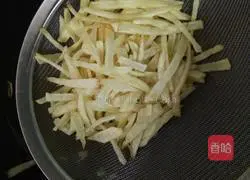 Illustration of how to make tomato sauce and shredded potatoes 3