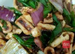 Illustration of how to make hot pepper version of cumin squid 5