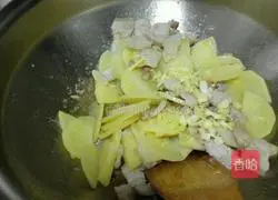 Illustration of how to cook potatoes and salt-fried meat 6