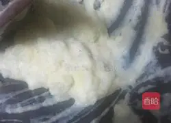 Illustration of home-style mashed potatoes 4