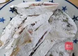 Illustration of how to make dry fried pomfret 4