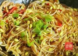 Illustration of how to make fried vermicelli with soybean sprouts 5