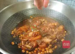 Soybeans Illustration of roasting pig's trotters 16