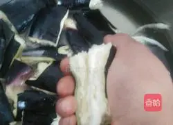 Illustration of how to make Di Sanxian (less oil version) 7