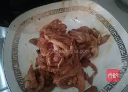 Illustration of how to make fish-flavored shredded pork 3