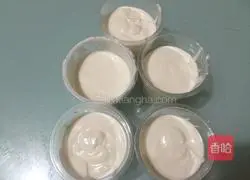 Illustrations of making colorful mousse 12