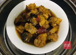 Illustration of how to make a bowl of steamed fish cubes 12