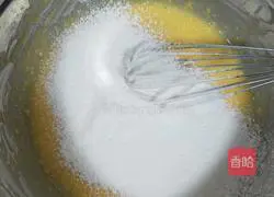 Illustration of how to make raisin cream cake roll 8