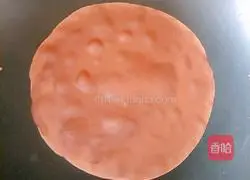 Illustration of how to make cream chocolate towel roll 5