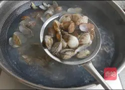 Illustration of spicy fried clams 4