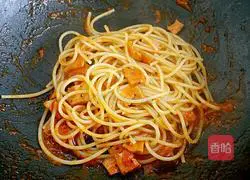 Illustration of how to make tomato and bacon pasta 10