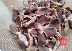 Illustration of how to make stir-fried chicken gizzards 4