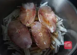 Illustration of Stewed Fish with Shredded Radish 7