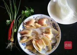 Illustration of how to steam geoduck vermicelli 3
