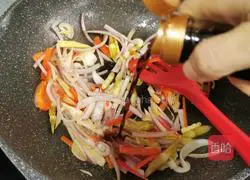 Illustration of how to make sour bamboo shoots and cuttlefish larvae 8
