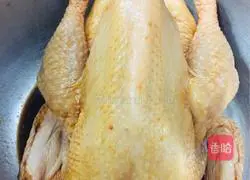 Illustration of how to make ginger, scallion and soy sauce chicken 3