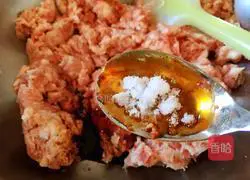 Illustration of how to make fried rolls 4