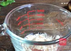 Illustration of how to make fried leeks and shrimps 2