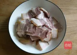 Illustration of how to make fried bacon with screw pepper 5