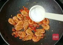 Illustration of how to make salt and pepper shrimps 12