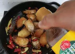 Illustration of how to make spicy herring chunks 8