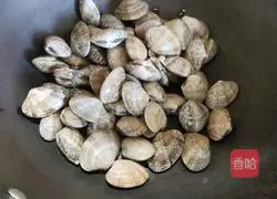 Illustration of how to make spicy fried clams 4