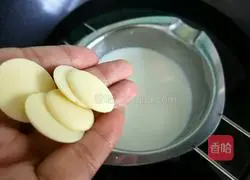 Illustration of how to make matcha mousse 7