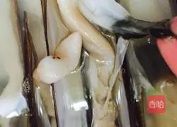 Illustration of how to make garlic vermicelli and razor clam king 2