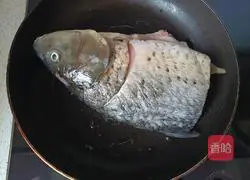 Illustration of how to cook fish stewed with fermented bean curd 6