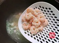 Illustration of how to make fried asparagus and shrimps 6