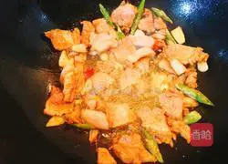 Illustration of how to make fried meat with white mushrooms 7