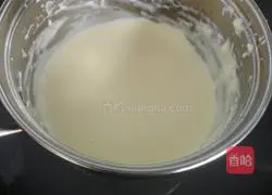 Illustration of how to make cake roll cheese mousse 7