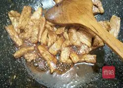 Illustration of how to make sweet and sour lean meat 2