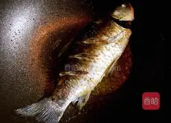 Illustration of Braised Crucian Carp 3