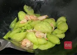 Illustration of how to make fried cucumbers with shrimps 7