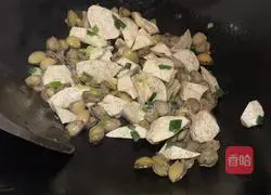 Illustration of how to make baby abalone and taro porridge 7