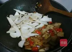 Illustration of the recipe for twice-cooked pork with king oyster mushroom 6