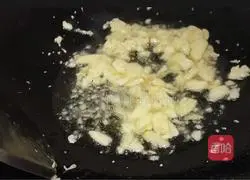 Illustration of how to make garlic-flavored shrimps 3