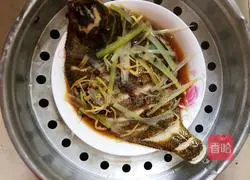 Illustration of how to make steamed golden sole 8