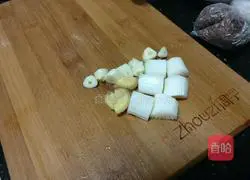 Illustration of how to make Kung Pao Shrimp Balls 5