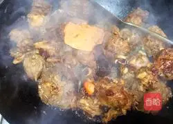 Illustration of braised mutton recipe 8