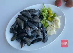 Illustration of how to stir-fry sea melon seeds 1