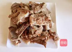 Illustration of how to cook yam and braised pork ribs 3