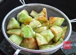 Illustration of how to make Northeastern eggplant meat slices 5